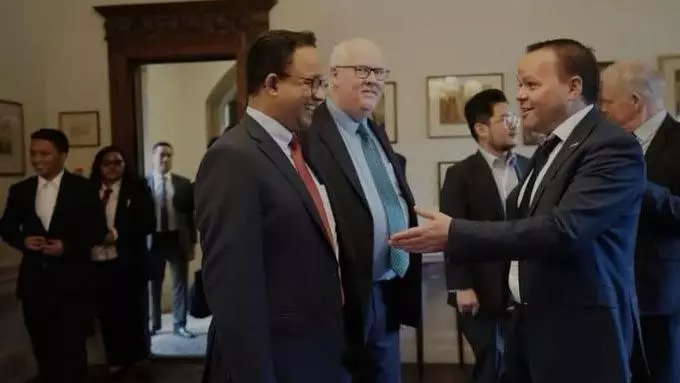 governor of jakarta visits osga